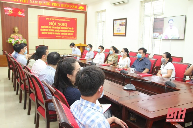 Hội nghị nghiên cứu, học tập chuyên đề toàn khóa về “Học tập và làm theo tư tưởng, đạo đức, phong cách Hồ Chí Minh”
