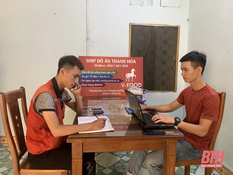 Dịch vụ giao đồ ăn nhanh, đi chợ hộ hút khách mùa dịch