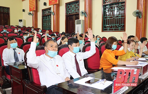 Đồng chí Nguyễn Văn Tuấn tái cử chức Chủ tịch HĐND huyện Hà Trung khóa XX