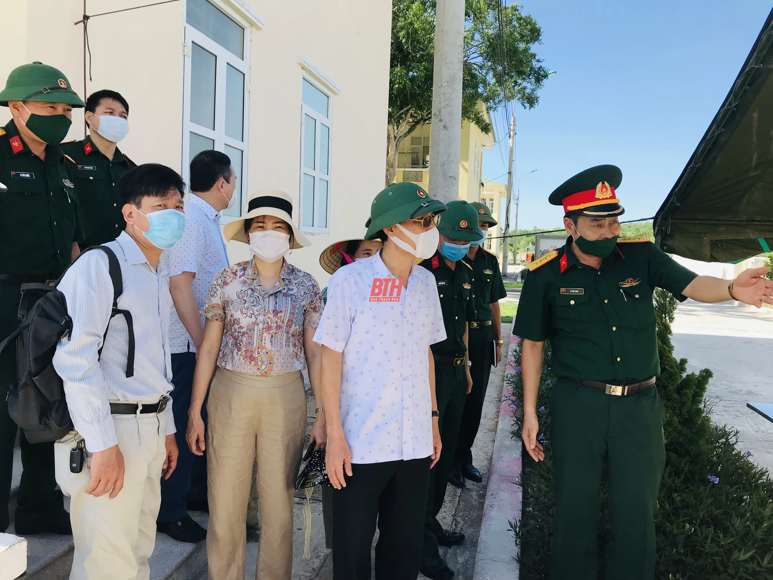 Phó Chủ tịch UBND tỉnh Đầu Thanh Tùng kiểm tra khu cách ly tập trung phòng chống dịch COVID-19 tại thị xã Nghi Sơn