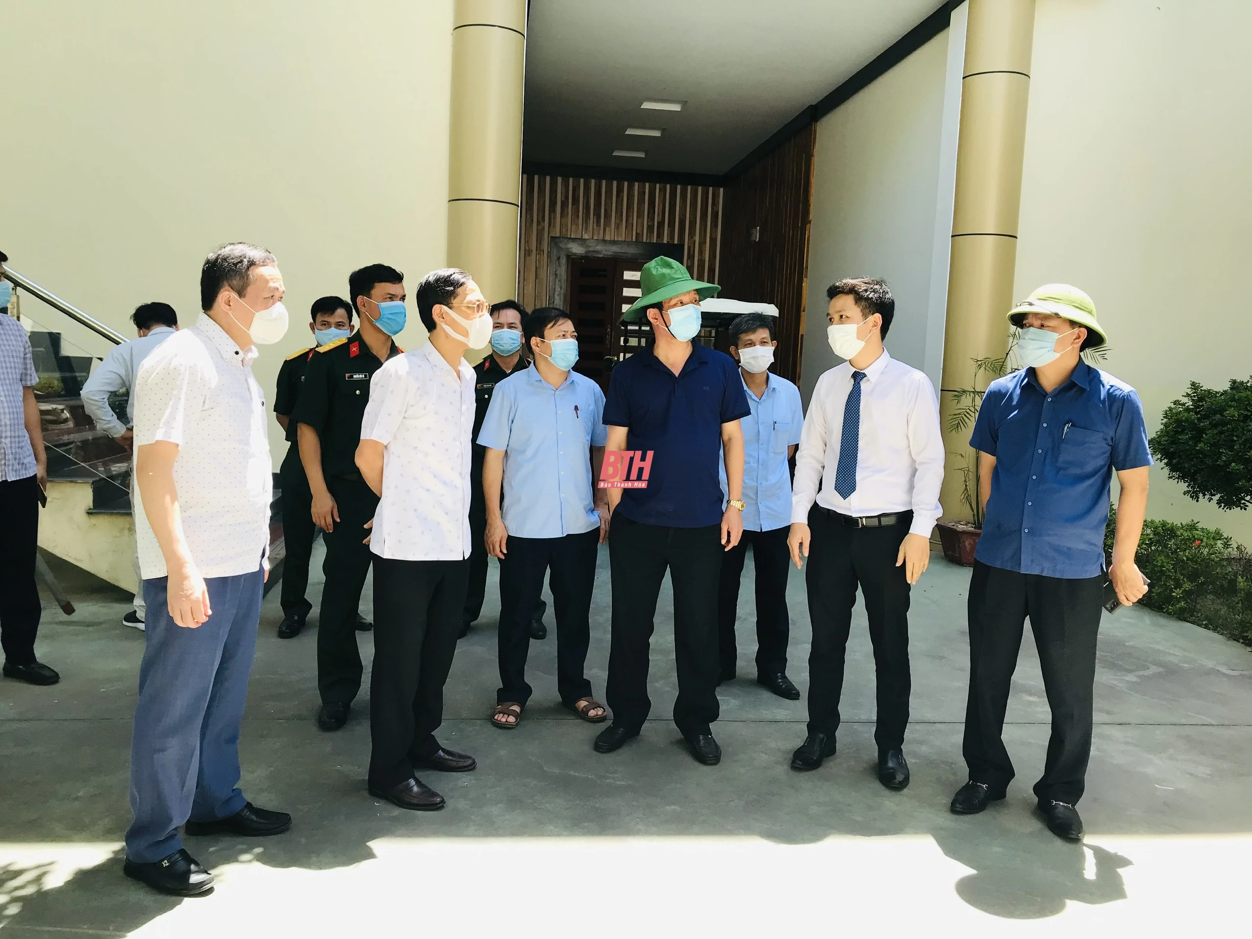 Phó Chủ tịch UBND tỉnh Đầu Thanh Tùng kiểm tra khu cách ly tập trung phòng chống dịch COVID-19 tại thị xã Nghi Sơn