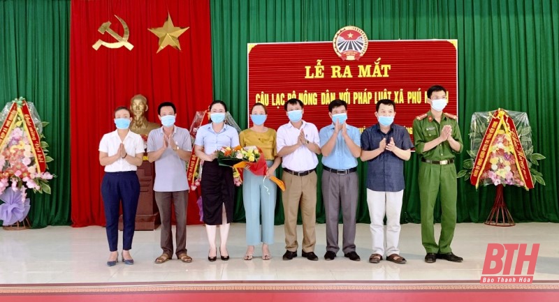 Ra mắt Câu lạc bộ “Nông dân với pháp luật” tại xã Phú Nhuận