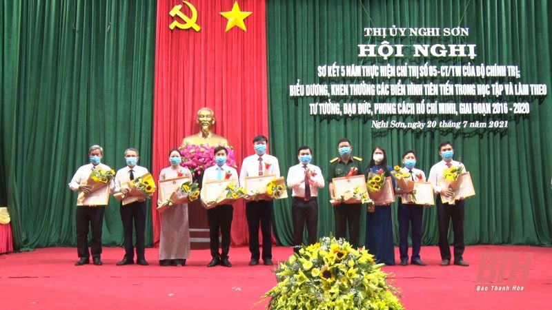 Thị ủy Nghi Sơn sơ kết 5 năm thực hiện Chỉ thị 05-CT/TW của Bộ Chính trị