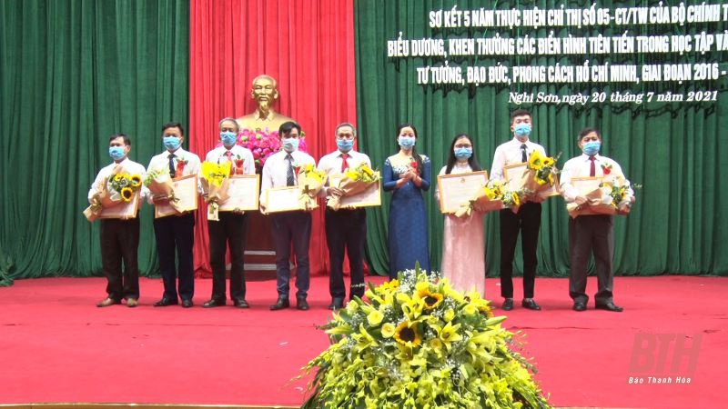 Thị ủy Nghi Sơn sơ kết 5 năm thực hiện Chỉ thị 05-CT/TW của Bộ Chính trị
