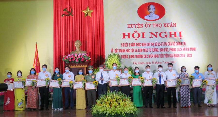 Huyện Thọ Xuân sơ kết 5 năm thực hiện Chỉ thị số 05-CT/TW và Kỷ niệm 91 năm Ngày truyền thống Đảng bộ huyện