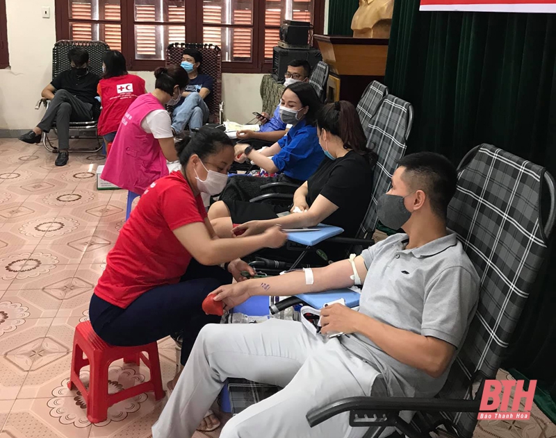Các đơn vị trong tỉnh tiếp tục hưởng ứng Chương trình “Hành trình đỏ - Kết nối dòng máu Việt” 2021