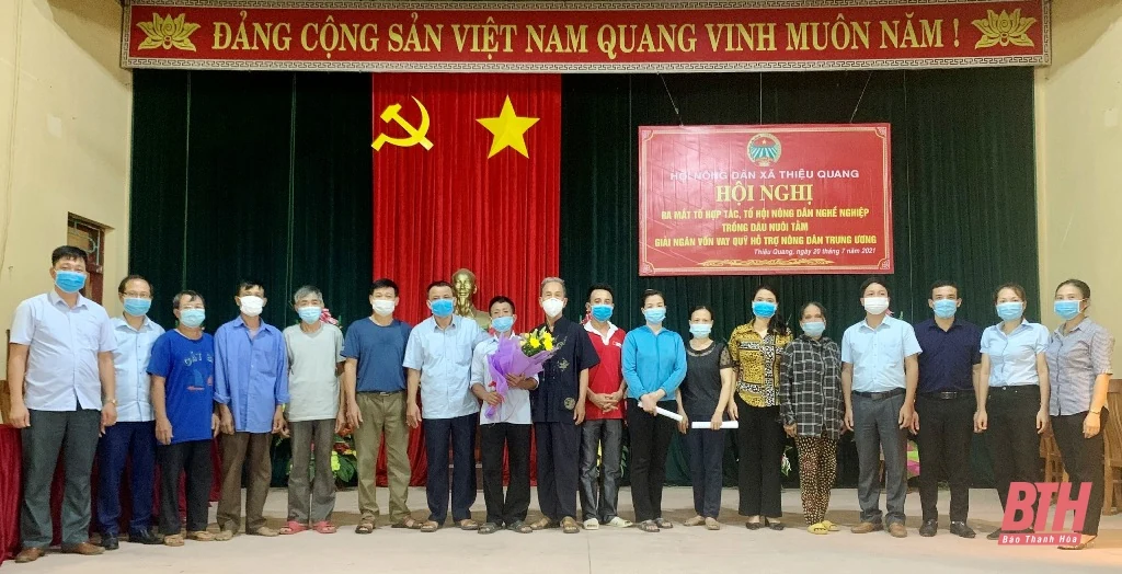 Hội Nông dân tỉnh ra mắt Tổ hợp tác Trồng dâu nuôi tằm