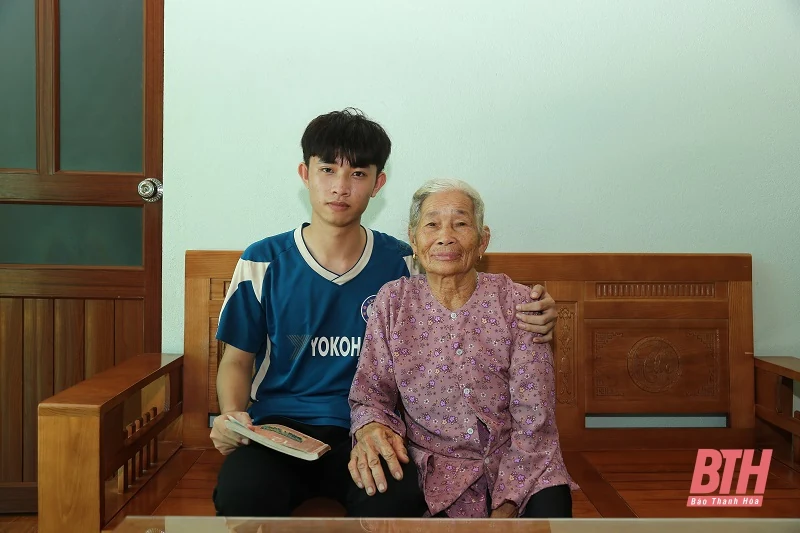 Cậu học trò nghèo và danh hiệu thủ khoa khối C của tỉnh Thanh Hóa
