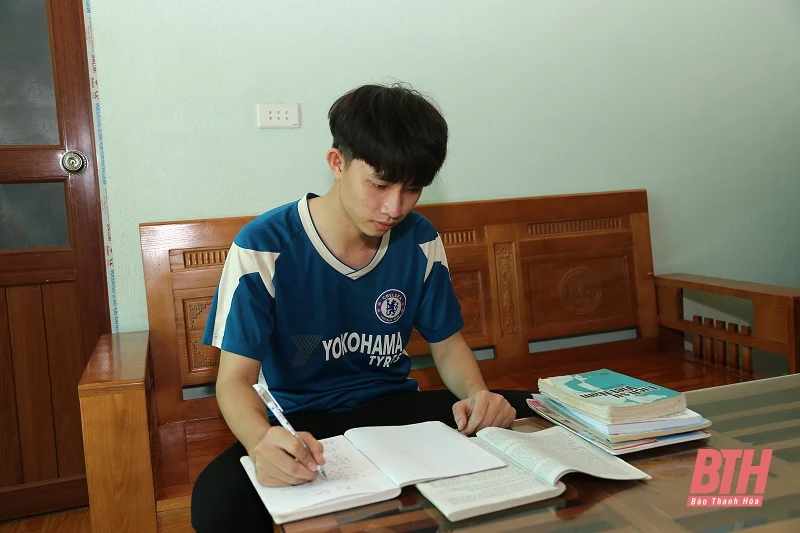 Cậu học trò nghèo và danh hiệu thủ khoa khối C của tỉnh Thanh Hóa