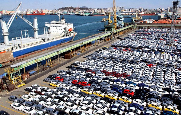 Xuất khẩu của Hàn Quốc cao kỷ lục nhờ doanh số bán ôtô, chip