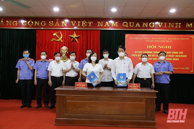 Phối hợp trong việc thực thi pháp luật, triển khai kế hoạch phát triển kinh tế - xã hội, giải quyết các vấn đề nội cộm, Nhân dân quan tâm