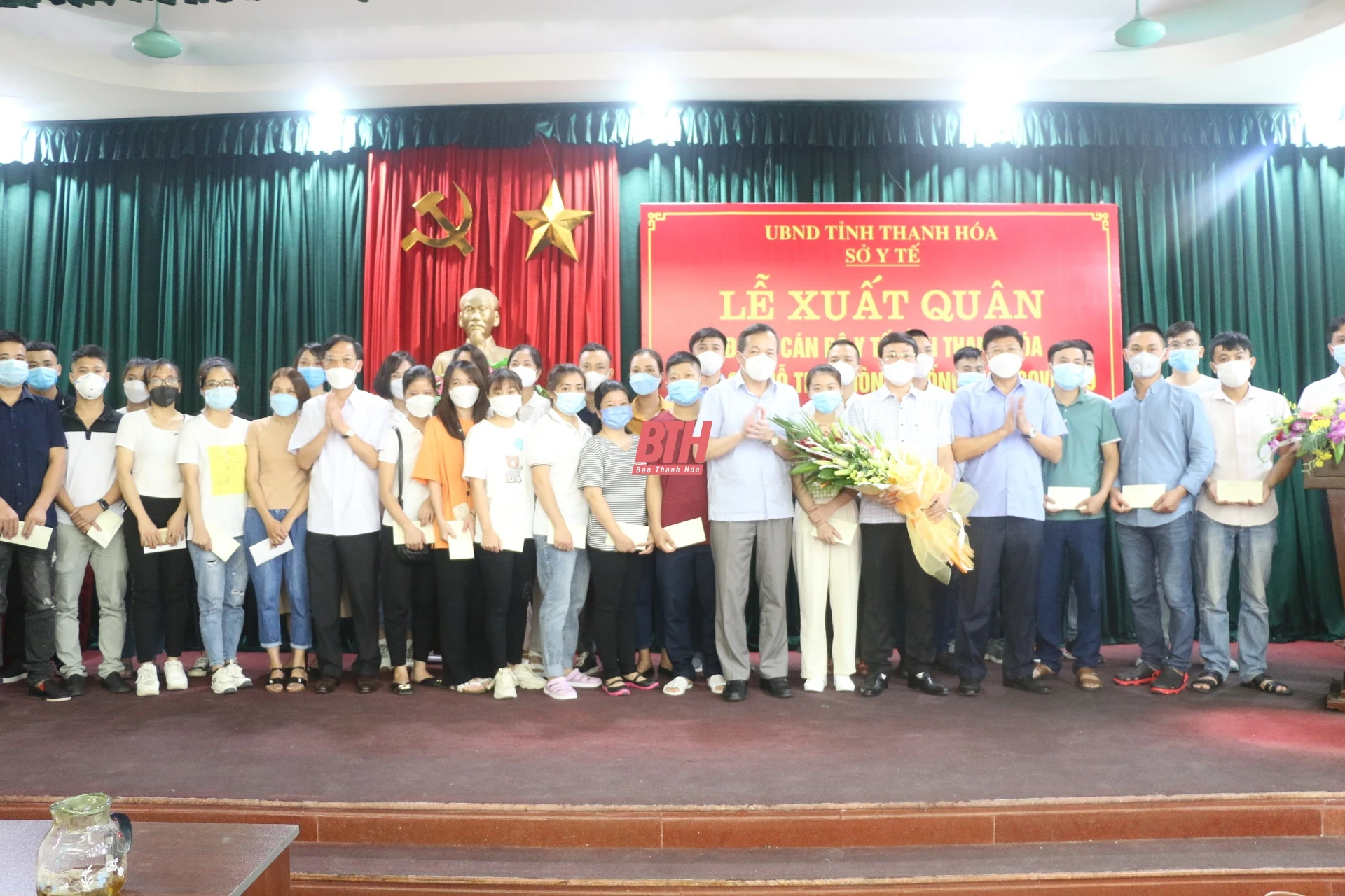 100 bác sỹ, nhân viên y tế Thanh Hoá tiếp tục lên đường hỗ trợ tỉnh Bình Dương và Đồng Nai phòng chống dịch COVID-19