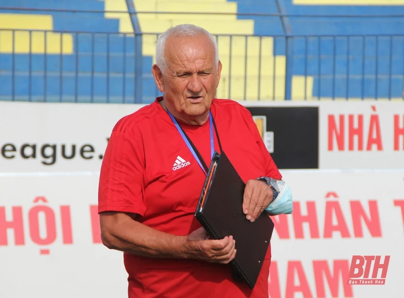 HLV Ljupko Petrovic đồng ý tiếp tục gắn bó với Đông Á Thanh Hóa