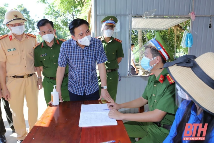 Đồng chí Bí thư Tỉnh ủy Đỗ Trọng Hưng kiểm tra công tác phòng chống dịch COVID 19 tại huyện Như Xuân