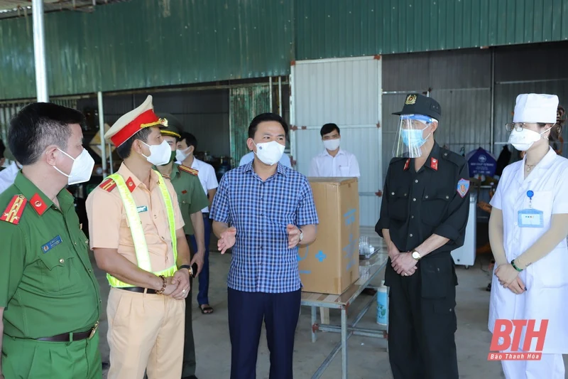 Đồng chí Bí thư Tỉnh ủy Đỗ Trọng Hưng kiểm tra công tác phòng chống dịch COVID 19 tại huyện Như Xuân