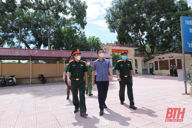 Đồng chí Bí thư Tỉnh ủy Đỗ Trọng Hưng kiểm tra công tác phòng chống dịch COVID 19 tại huyện Như Xuân