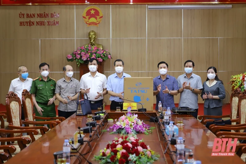 Đồng chí Bí thư Tỉnh ủy Đỗ Trọng Hưng kiểm tra công tác phòng chống dịch COVID 19 tại huyện Như Xuân
