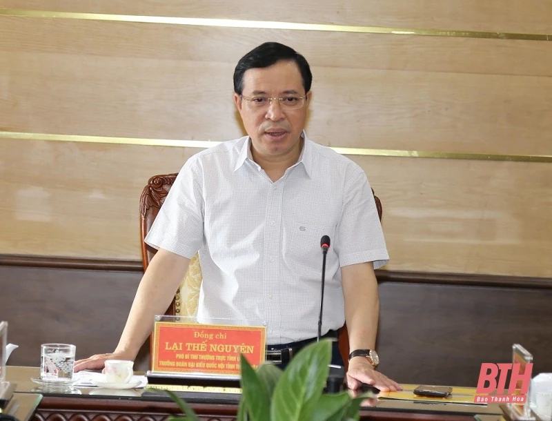 Phó Bí thư Thường trực Tỉnh ủy, Trưởng đoàn ĐBQH tỉnh Lại Thế Nguyên kiểm tra công tác phòng chống dịch COVID-19 tại huyện Quảng Xương
