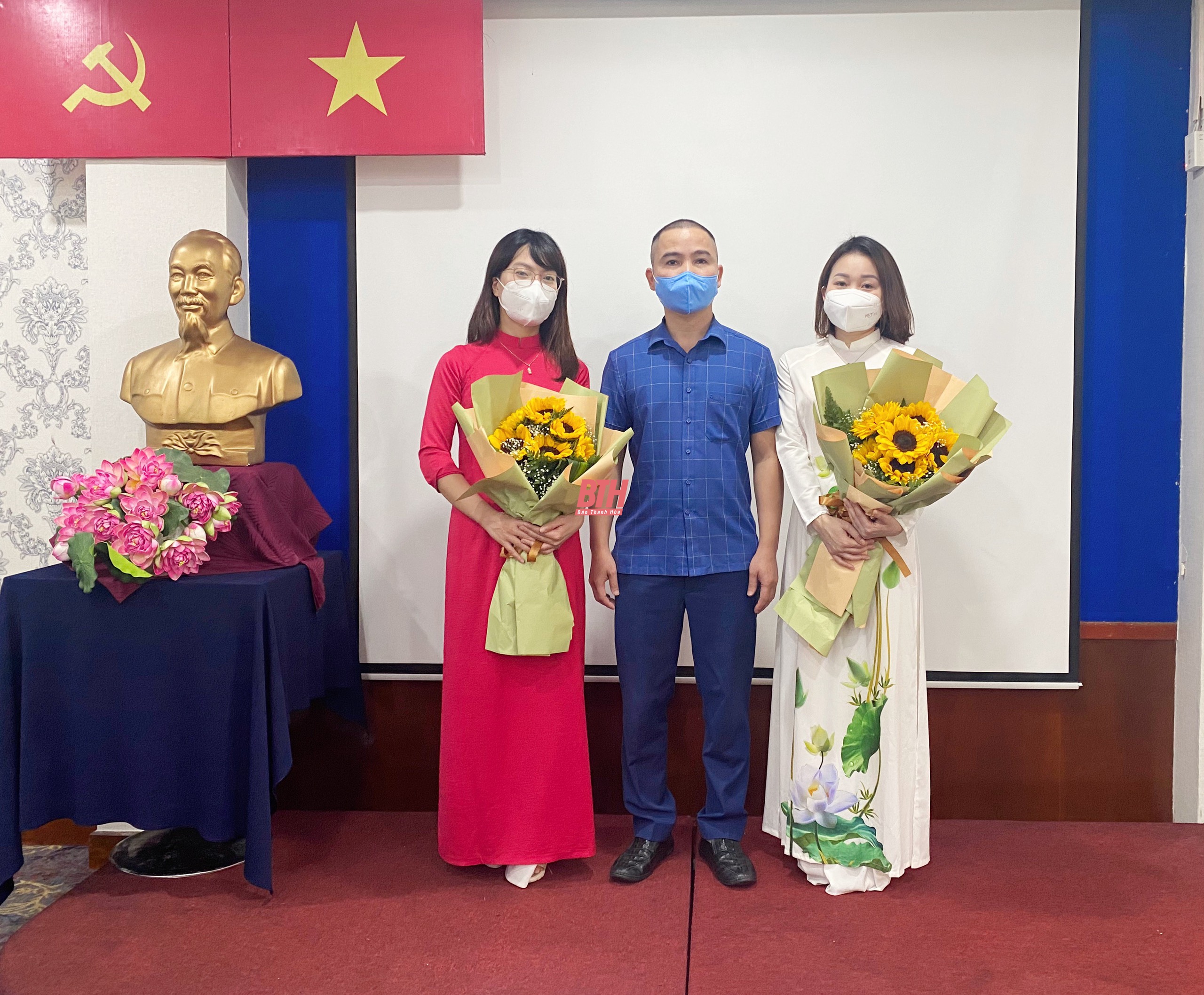 Lễ kết nạp đảng viên đặc biệt tại Bệnh viện Đa khoa tỉnh Thanh Hoá
