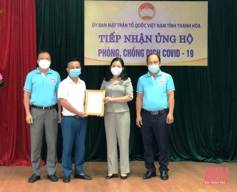 Tập đoàn T&T Group trao tặng tỉnh Thanh Hóa 20.000 bộ kit xét nghiệm nhanh COVID-19