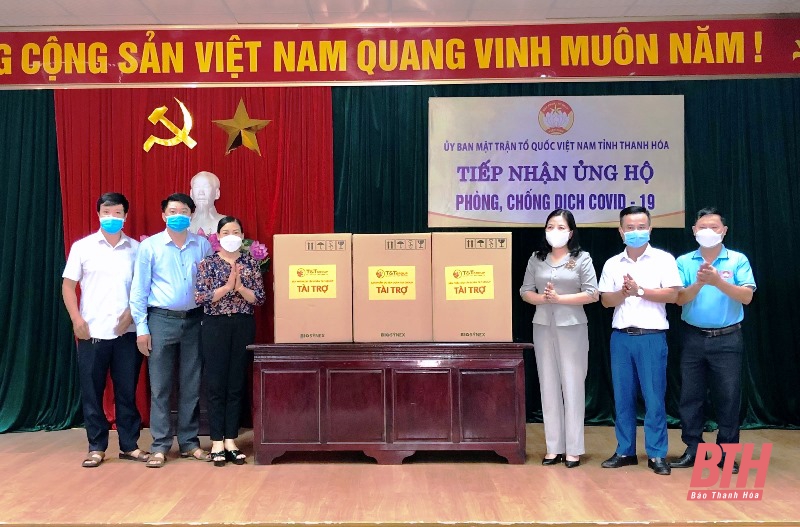 Tập đoàn T&T Group trao tặng tỉnh Thanh Hóa 20.000 bộ kit xét nghiệm nhanh COVID-19