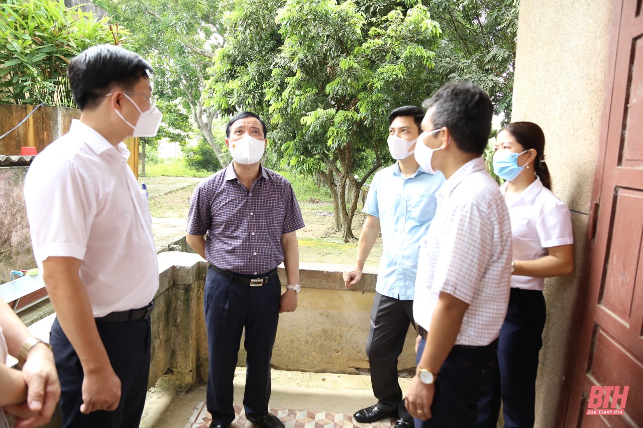 Phó Bí thư Thường trực Tỉnh ủy Lại Thế Nguyên kiểm tra công tác phòng, chống dịch COVID-19 và công tác chuẩn bị năm học mới tại huyện Thiệu Hóa