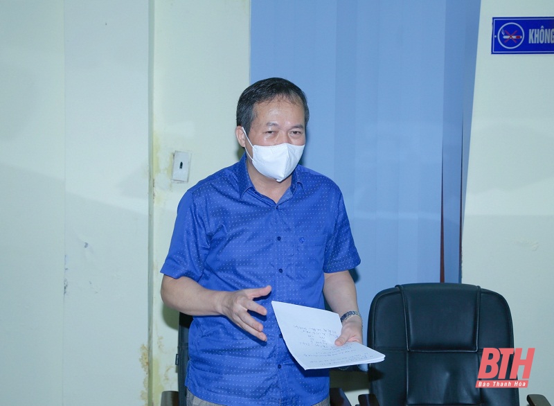 Phó Bí thư Thường trực Tỉnh ủy Lại Thế Nguyên làm việc tại Sở Y tế