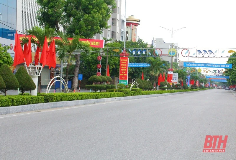 Chùm ảnh: Nhân dân TP Thanh Hóa nghiêm túc thực hiện giãn cách xã hội theo Chỉ thị 16