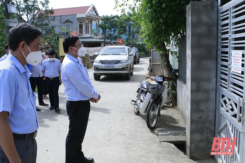 Phó Chủ tịch UBND tỉnh Mai Xuân Liêm kiểm tra công tác phòng, chống dịch COVID-19 tại huyện Thọ Xuân
