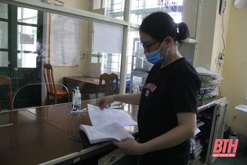 Khẩn trương phát phiếu đi chợ đến người dân TP Thanh Hóa