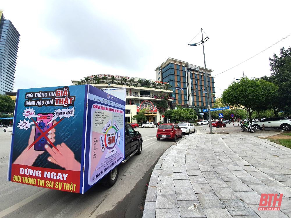Trung tâm Văn hóa tỉnh tuyên truyền lưu động phòng, chống dịch COVID-19
