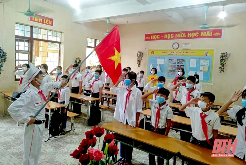 Học sinh vùng cao xứ Thanh trong ngày khai giảng đặc biệt