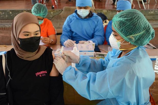Indonesia đặt mục tiêu tiêm 2,5 triệu liều vaccine mỗi ngày