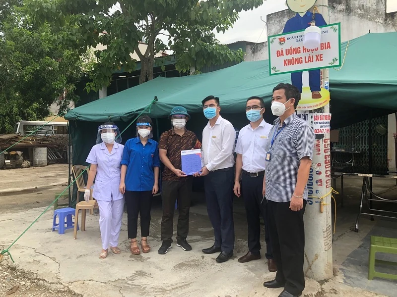 BIDV Thanh Hóa hỗ trợ, động viên các chốt kiểm soát dịch trên địa bàn tỉnh
