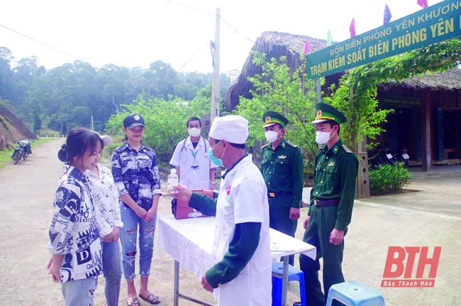 Lực lượng vũ trang xung kích nơi tuyến đầu chống dịch