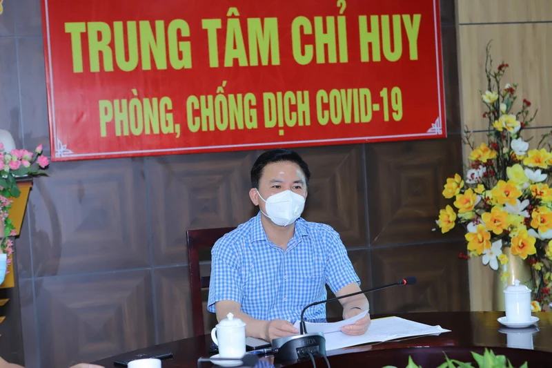 Đồng chí Bí thư Tỉnh uỷ chỉ đạo triển khai quyết liệt các biện pháp ngăn chặn, đẩy lùi, dập dịch COVID-19 tại TP Sầm Sơn