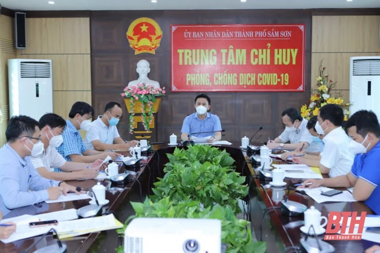 Đồng chí Bí thư Tỉnh uỷ chỉ đạo triển khai quyết liệt các biện pháp ngăn chặn, đẩy lùi, dập dịch COVID-19 tại TP Sầm Sơn