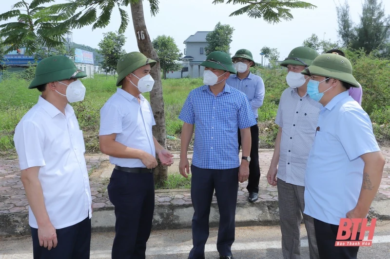 Đồng chí Bí thư Tỉnh uỷ chỉ đạo triển khai quyết liệt các biện pháp ngăn chặn, đẩy lùi, dập dịch COVID-19 tại TP Sầm Sơn