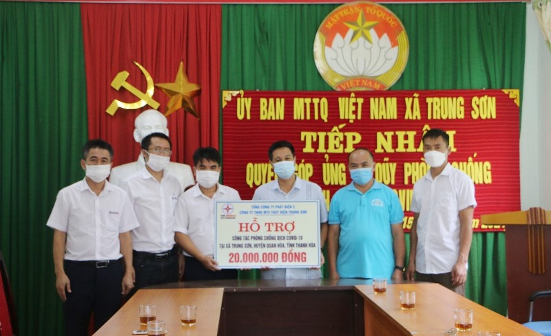 Công ty TNHH MTV thủy điện Trung Sơn ủng hộ công tác phòng, chống dịch COVID-19 tại xã Trung Sơn, huyện Quan Hóa
