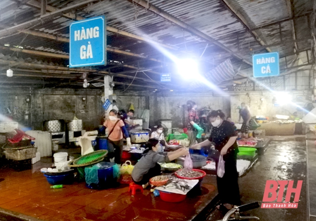 Vấn đề bảo đảm vệ sinh môi trường tại các chợ trên địa bàn TP Thanh Hóa: Không được lơ là, chủ quan!