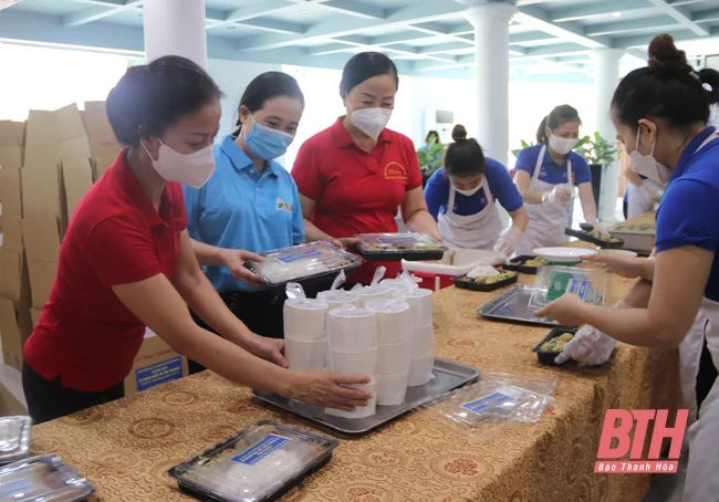Nhân lên việc làm đẹp, ấm lòng người trong khu cách ly