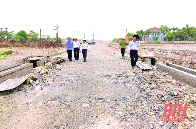 Phát huy vai trò của Nhân dân trong giám sát, phòng chống tham nhũng, tiêu cực: Bài 1 - “Những ngọn đèn pha soi sáng”