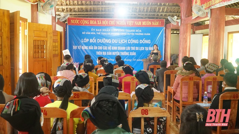 Tập huấn kỹ năng nấu ăn và phục vụ khách du lịch tại Bản Mạ