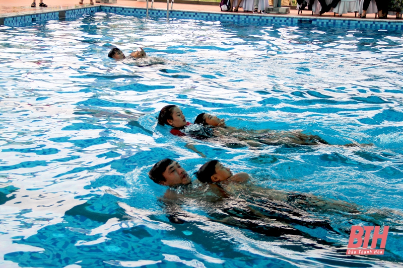 Nâng cao nghiệp vụ, kỹ năng dạy bơi an toàn cho trẻ em