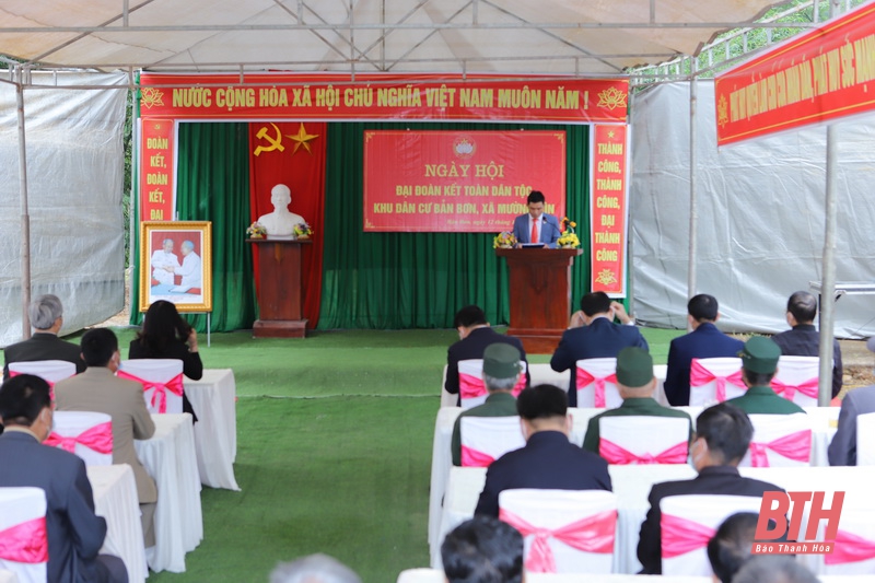 Phó Chủ tịch Thường trực UBND tỉnh Nguyễn Văn Thi dự Ngày hội Đại Đoàn kết toàn dân tộc với người dân bản Bơn