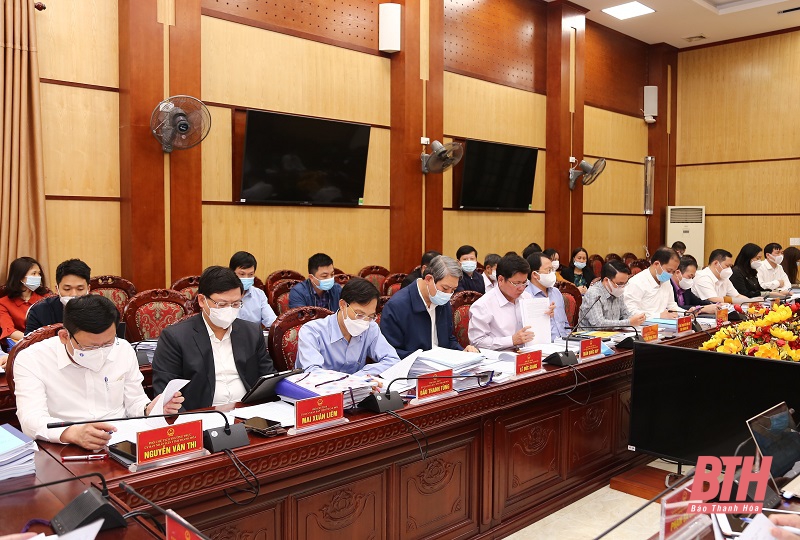 Thảo luận, cho ý kiến vào quy định nâng cao công tác quản lý bộ máy Nhà nước và một số chính sách, kế hoạch phát triển kinh tế - xã hội