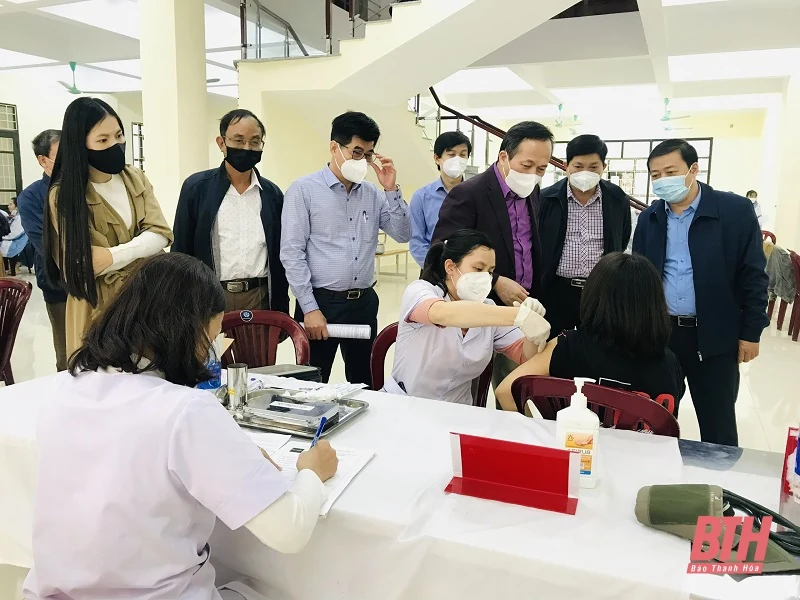 Góp phần tạo miễn dịch cộng đồng vững mạnh, cùng với cả nước thích ứng an toàn, linh hoạt với điều kiện bình thường mới