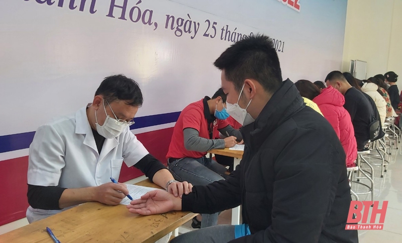 Phân hiệu Trường Đại học Y Hà Nội tại Thanh Hóa tổ chức chiến dịch “Sắc đỏ mùa COVID”