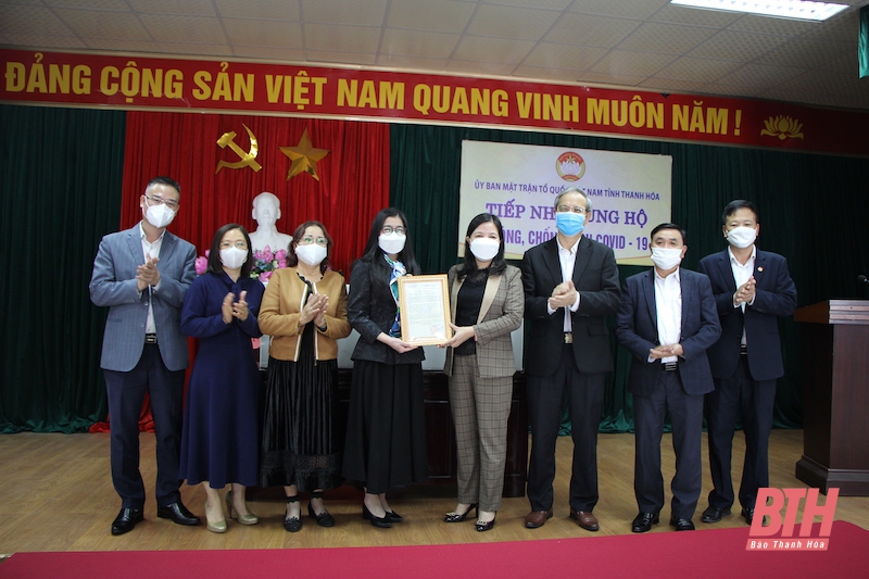 Tập đoàn Flamingo Holding hỗ trợ tỉnh Thanh Hoá 100.000 bộ kit xét nghiệm COVID-19