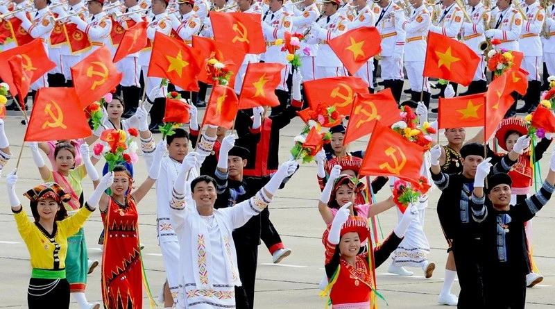 Trách nhiệm của giảng viên giảng dạy lý luận chính trị trong đấu tranh phản bác các quan điểm sai trái, thù địch nhằm bảo vệ nền tảng tư tưởng của đảng